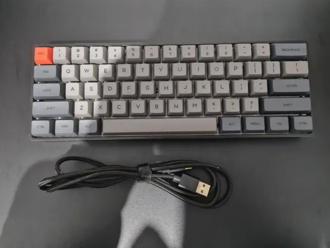 Teclado Epomaker skylong gk6 switch yellow optico