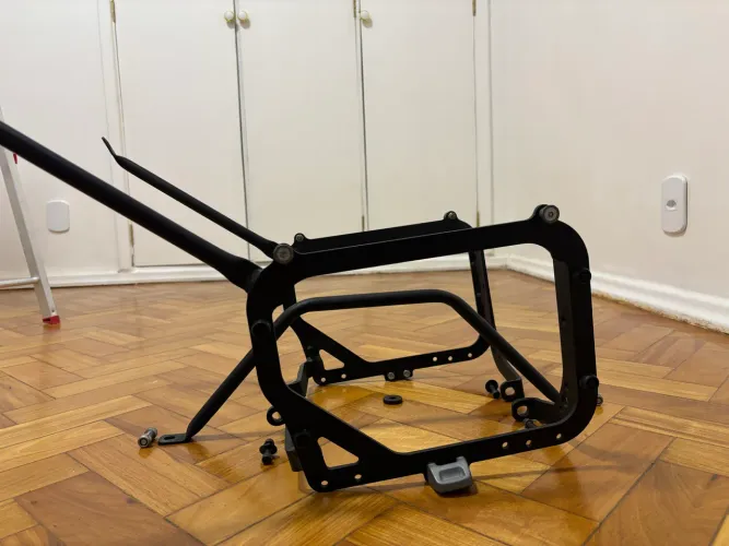 Suporte baú lateral para tiger 900