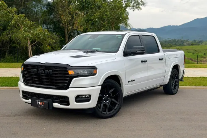 Ram 1500 Laram. Night ED. Bi-TB 3.0 4X4 Aut. 2025