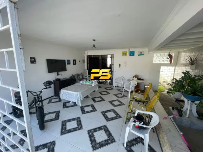 Casa com 3 dormitórios à venda, 550 m² por R$ 1.000.000,00 - Torre - João Pessoa/PB REF: C