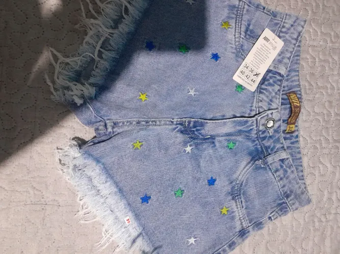 Vendo essas duas Bermudas novas, N/ 36 N/38 não estica forma bem pequena,  as duas por $50