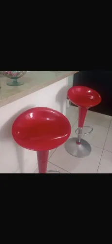 Banqueta tulipa vermelha