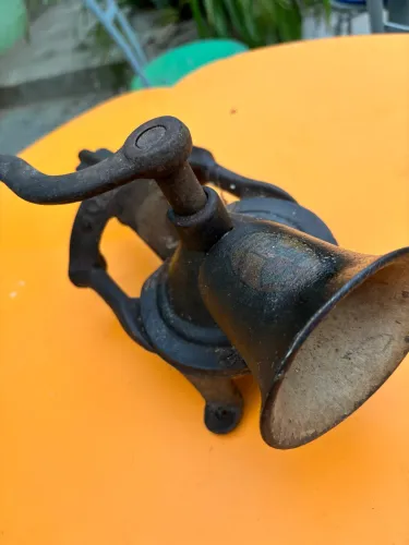 Moedor de grãos manual