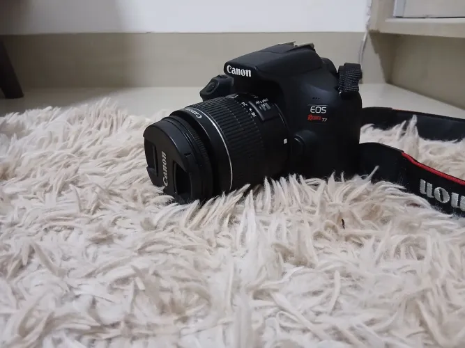Vendo Câmera Canon EOS REBEL T7