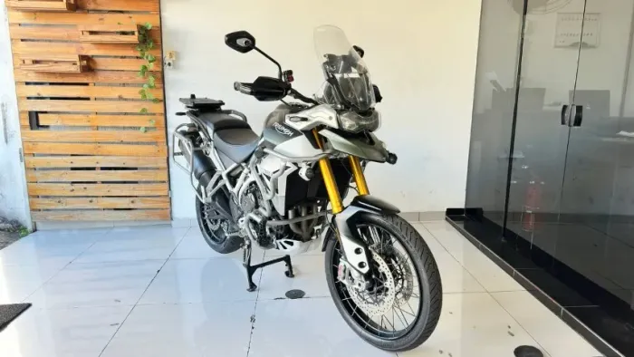 TRIUMPH TIGER 900 RALLY PRO 2022 VERDE COM APENAS 15.000 KM !