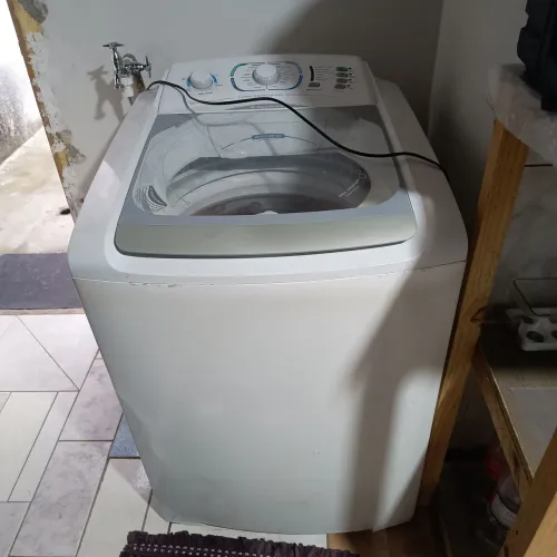 Máquina de lavar roupa Eletrolux 15 kilos