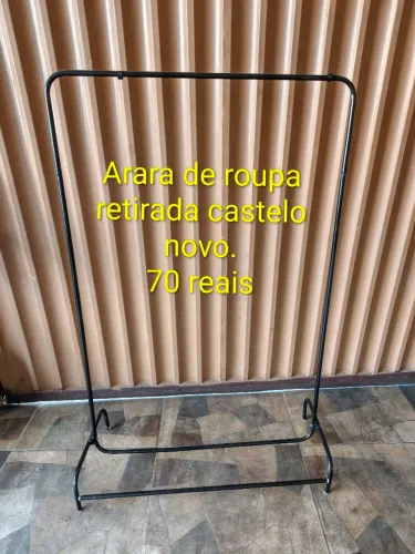 Arara de roupa novinho retirar castelo