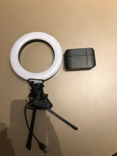 Microfone de lapela e ring light 