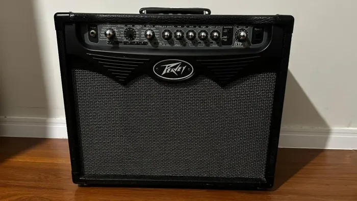 Amplificador Peavey Vypyr 30 - 30W RMS | Falante 12"