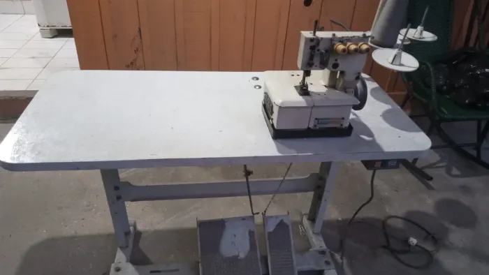 Vendo máquina de custura overloque,