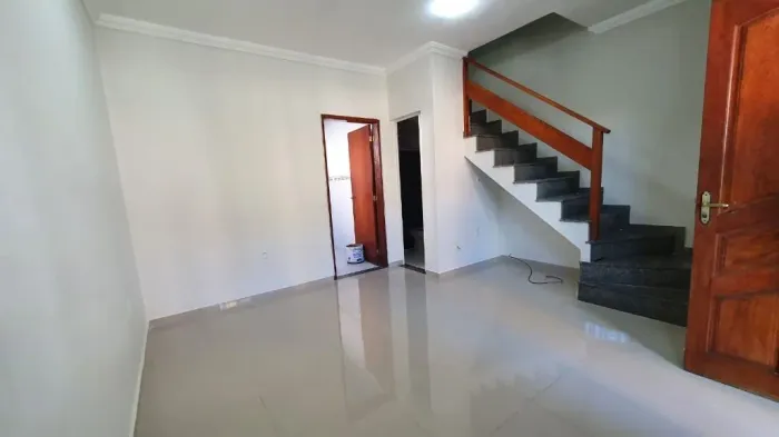 Atlântica Imóveis tem excelente Casa Duplex para Locação na Riviera Fluminense, Macaé/RJ