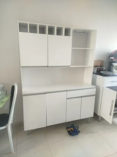 Armário de cozinha compacto