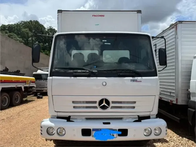 Mercedes-Benz 1718 toco baú