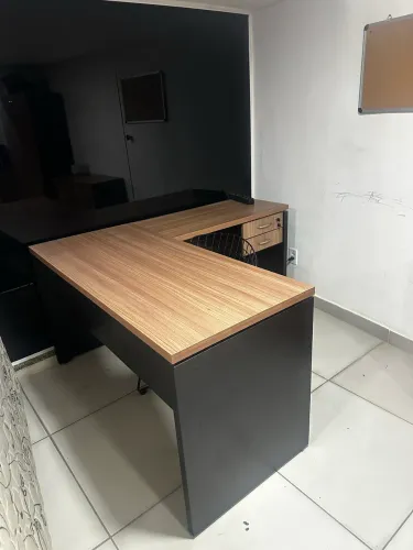 VENDO MOBILIÁRIO DE ESCRITÓRIO - ÓTIMO ESTADO