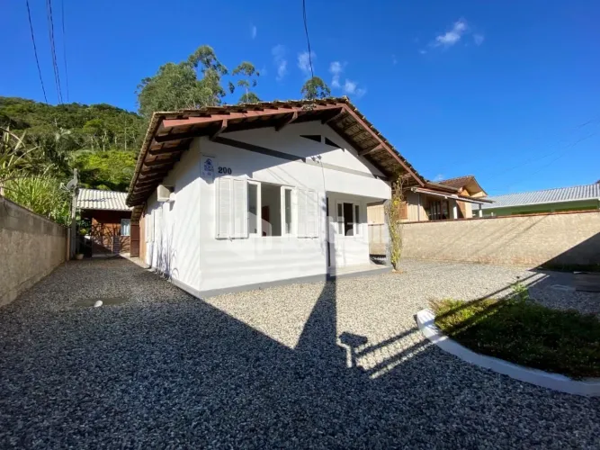 CASA COM 2 QUARTOS PARA LOCAÇÃO NO BAIRRO SÃO PEDRO