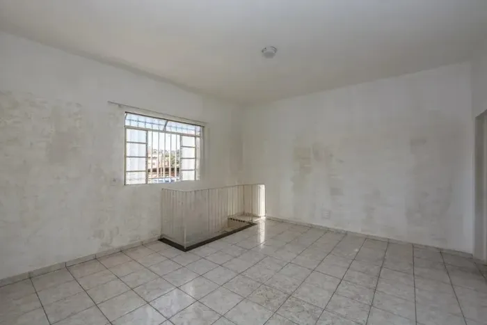 Casa à Venda - João Pinheiro, 2 Quartos, 280 m2