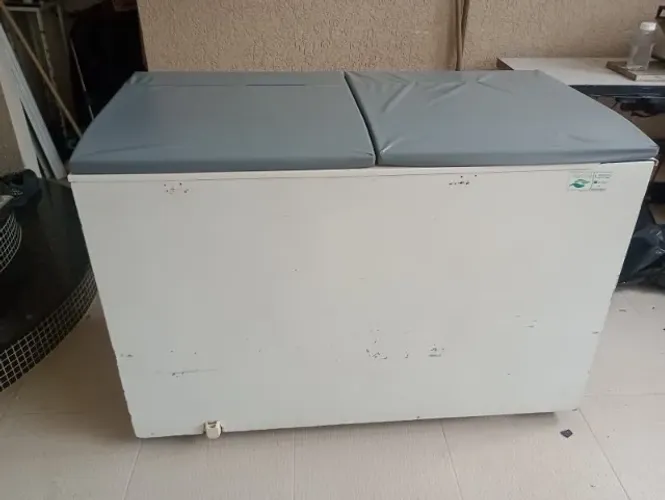 Freezer horizontal 2 tampas 385 litros