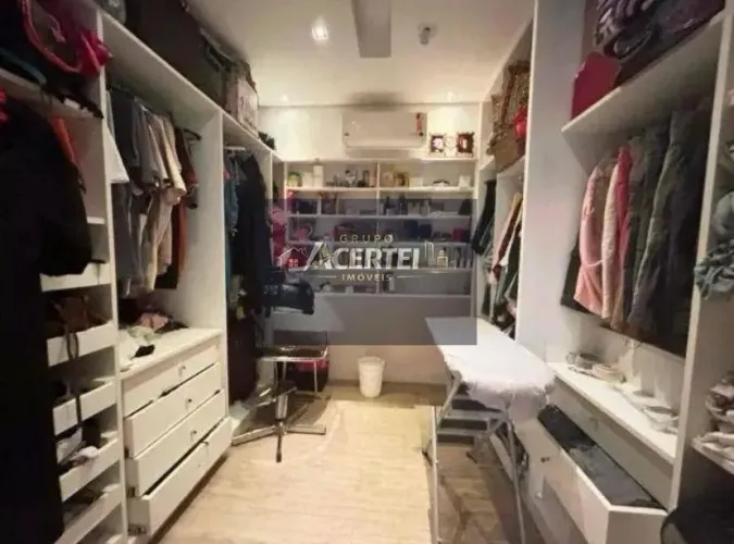 Cobertura em Charitas, Niterói, 220m², 3 Dorms, R$ 2,4 Mi