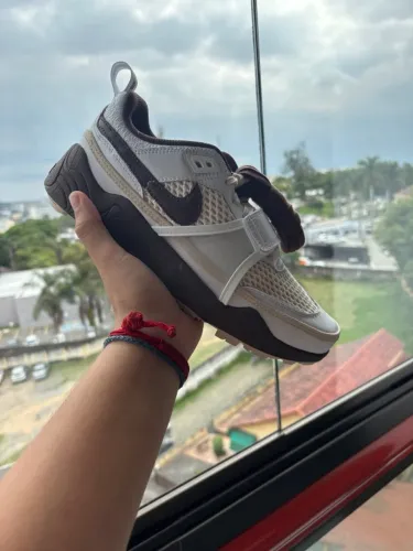 Nike Travis scott zoom field chocolate