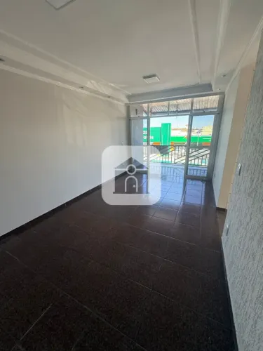 Apartamento bem localizado em avenida Bairro Brasil