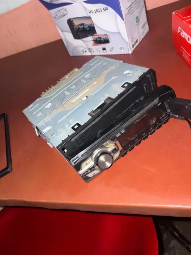 Rádio pioneer BOM