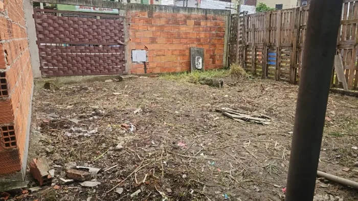 VENDE-SE TERRENO EM SÃO VICENTE 