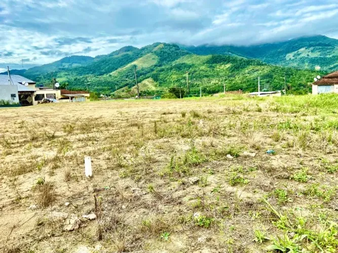 Terrenos a partir de 125 m2 - Miracatu