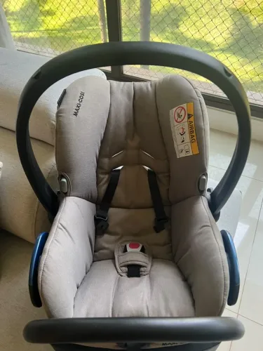 Bebê Conforto Maxi-Cosi Citi2 com Base - Excelente Estado