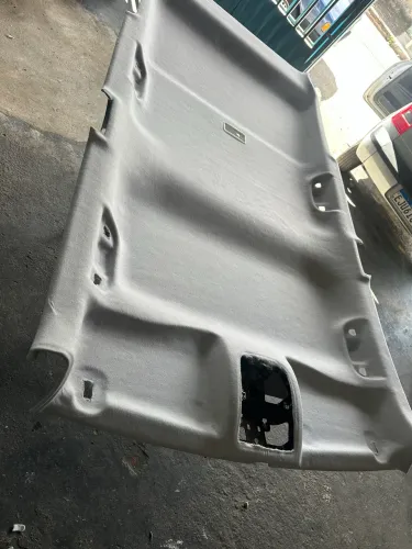 Reforma de teto de carro e revestimento e troca de cor