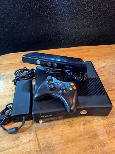Xbox 360 Slim 250GB RGH Desbloqueado - Lotado De Jogos!!