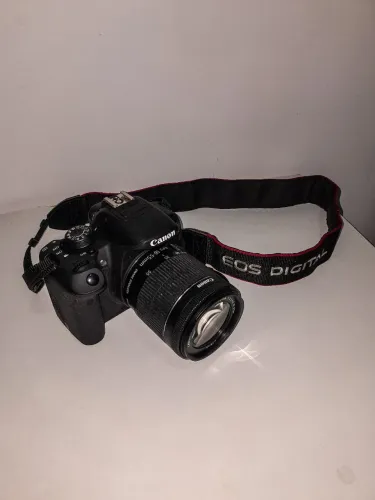 Câmera Camon T5i