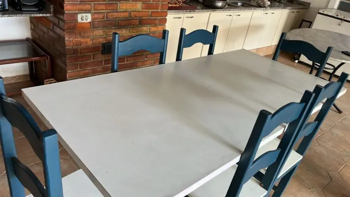 Mesa de madeira com 06 cadeiras rústico e chique 