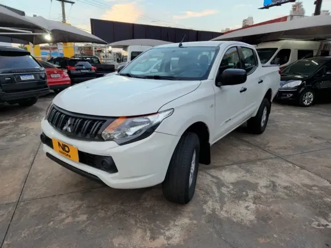 Mitsubishi L200 Tri. Outd. GLX 2.4 CD 4X4 Die. MEC 2022