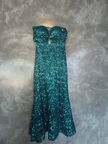 Vestido Formatura Bordado Tomara que Caia