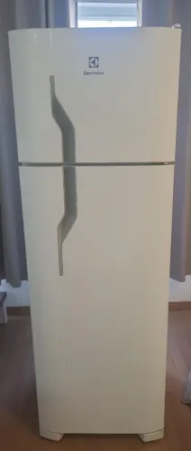 Geladeira Electrolux 260 litros