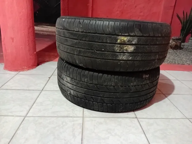 Par de Pneus 225/55 R19 Michelin