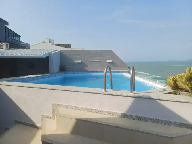 VENDE-SE LINDA COBERTURA ALTO PADRÃO AV. ATLÂNTICA, CAVALEIROS 480M²