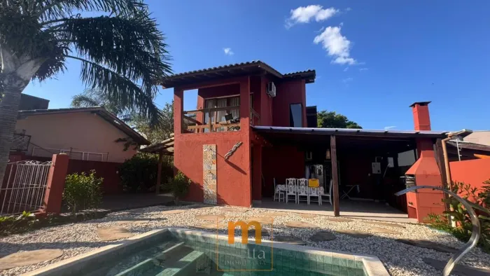 Casa mobiliada com piscina aquecida e 3 dormitórios no Cacupé - Florianópolis