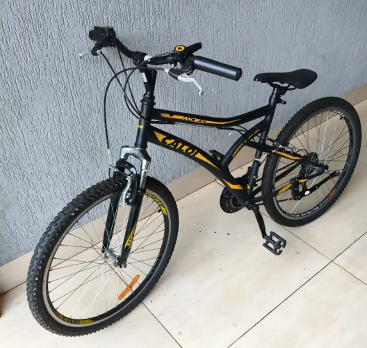 Bicicleta aro 26 Caloi Andes semi nova