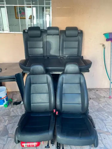Bancos de couro do Jetta mk5 2010