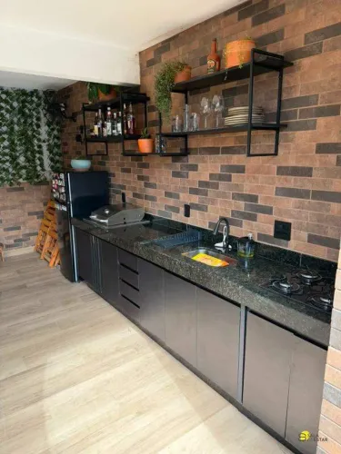 Casa à venda em Ibirité/MG (Bairro Palmeiras) 3 quartos, espaço gourmet e móveis planejad