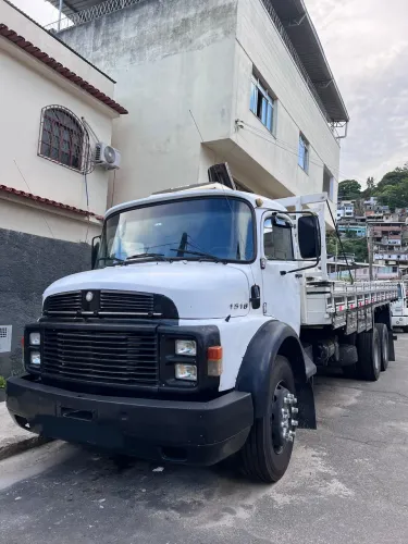 Caminhão mercedes 1518