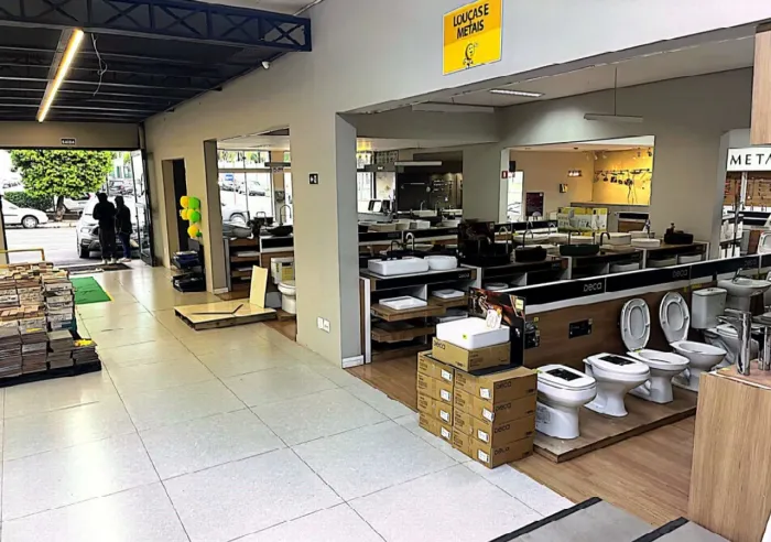 Imóvel Comercial, A.T.: 4.141m², A.C.: 4.512m², Somenzari, Marília/SP