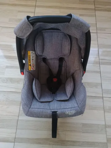 Carrinho de bebê + bebê conforto Cosco