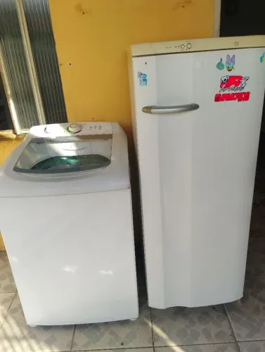 GELADEIRA ELETROLUX PEQUENA E MÁQUINA CONSUL 11 KILOS 