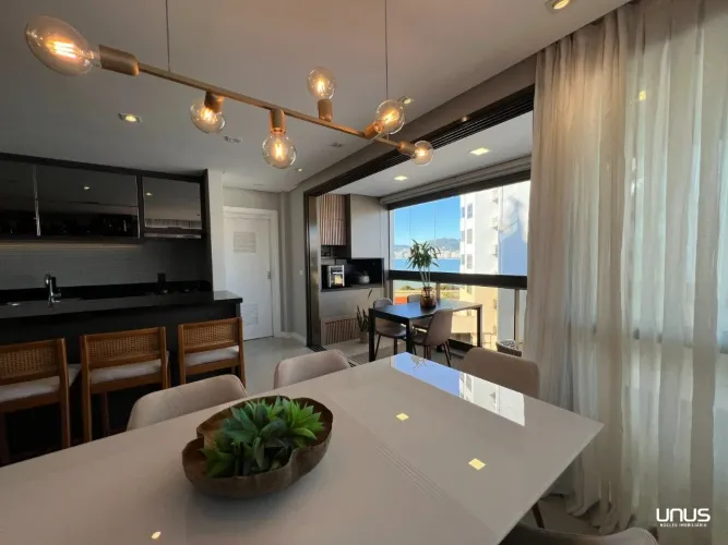 Apartamento de 3 dormitórios com vista mar à venda no Estreito