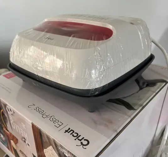 Cricut EasyPress 2 - 22,5x22,5cm - 110V - Nova, Nunca Usada