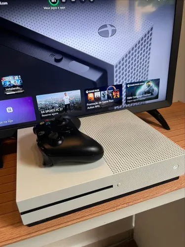 Xbox One S (1TB)