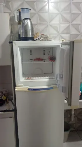Geladeira funcionando perfeitamente venda com urgência