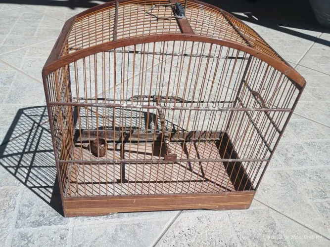 Vende-se gaiola